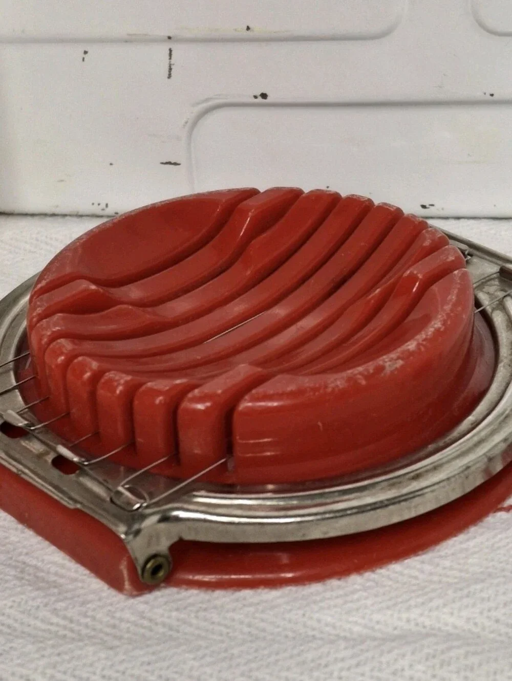 Medco Vintage Red Egg Slicer MCM Plastic Stainless Steel Kitchen Collectible USA